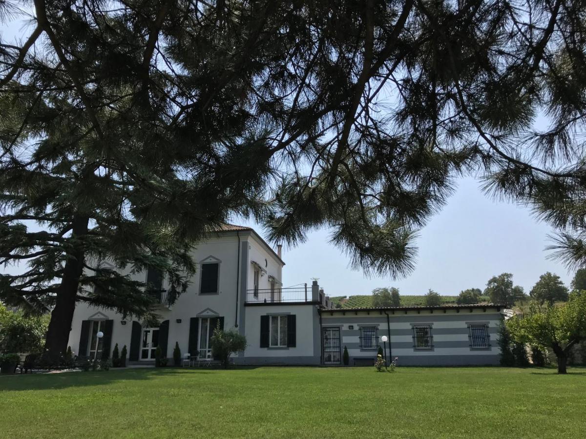 B&B Villa Prestigio 노비리구레 외부 사진