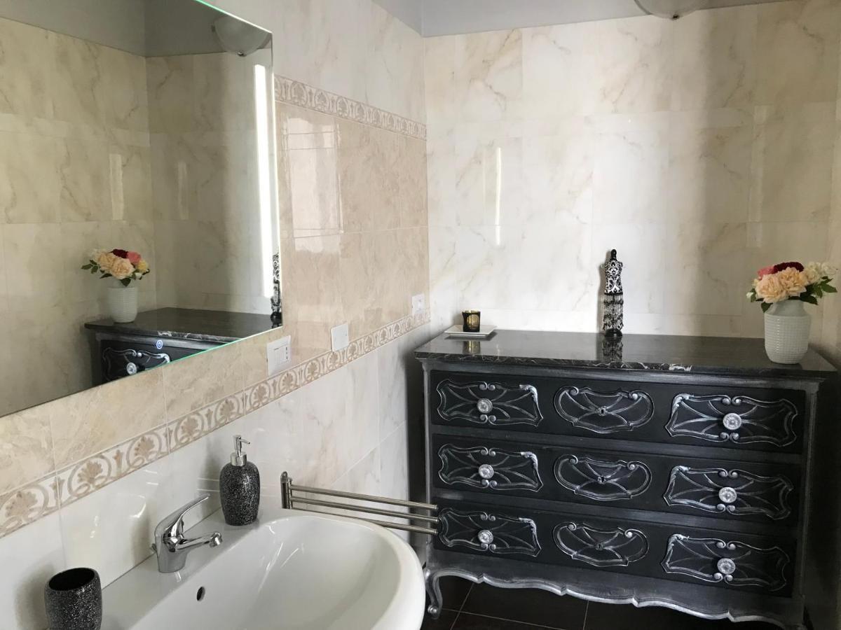 B&B Villa Prestigio 노비리구레 외부 사진