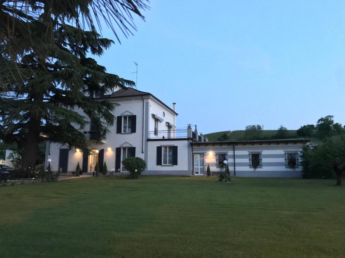 B&B Villa Prestigio 노비리구레 외부 사진